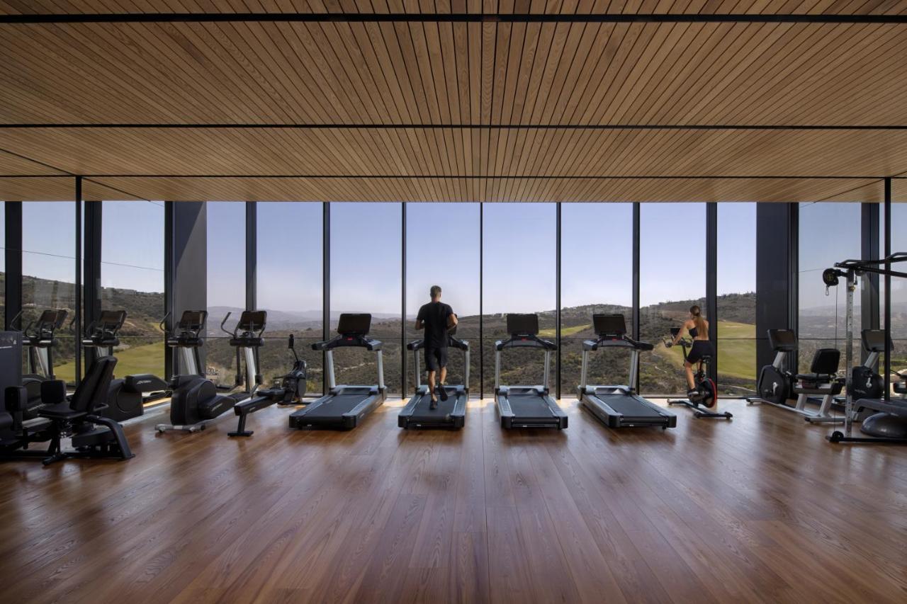 Minthis Resort Tsadha Luaran gambar The gym at the hotel