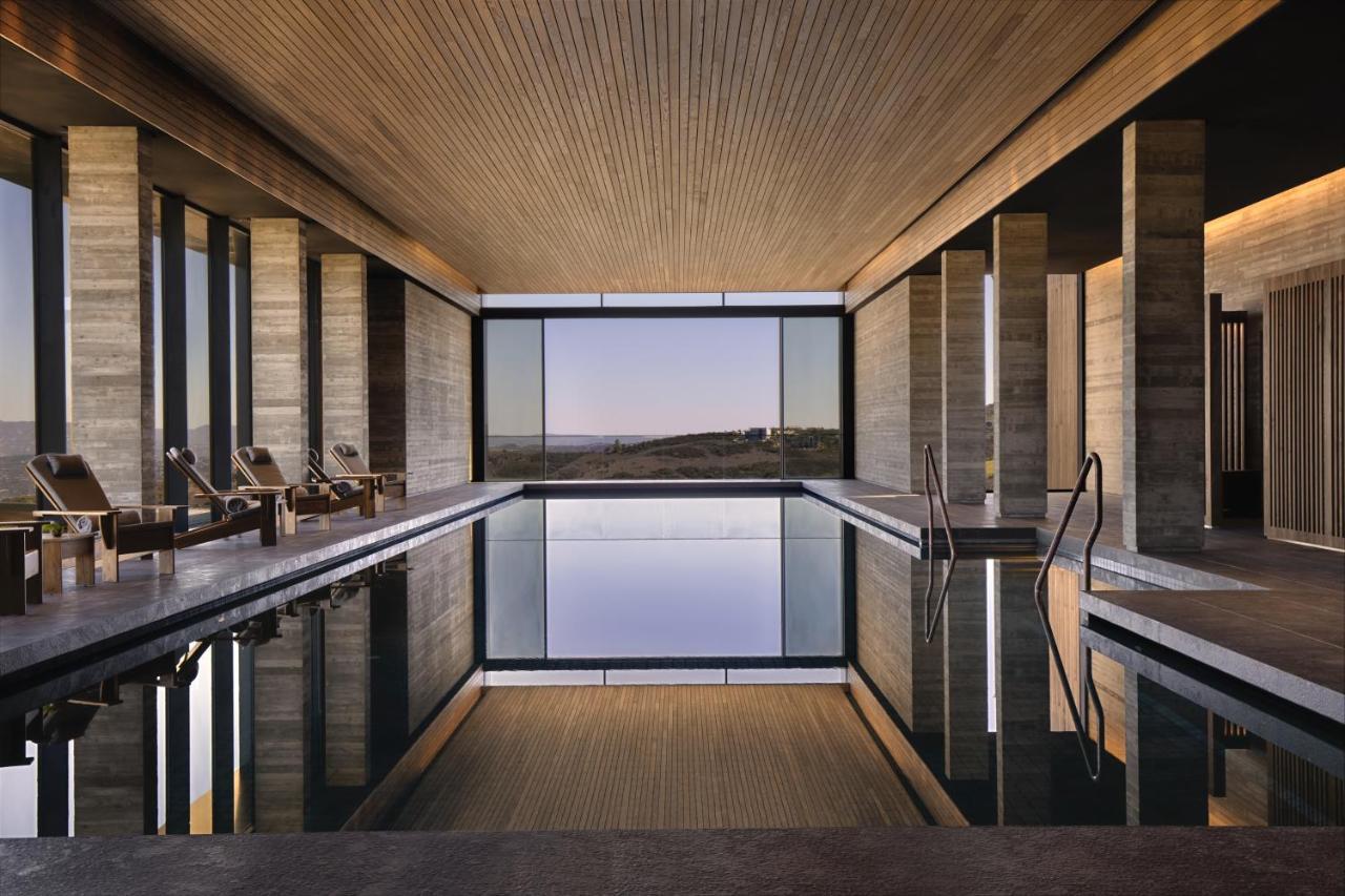 Minthis Resort Tsadha Luaran gambar The spa at The Lodge at Blue Sky